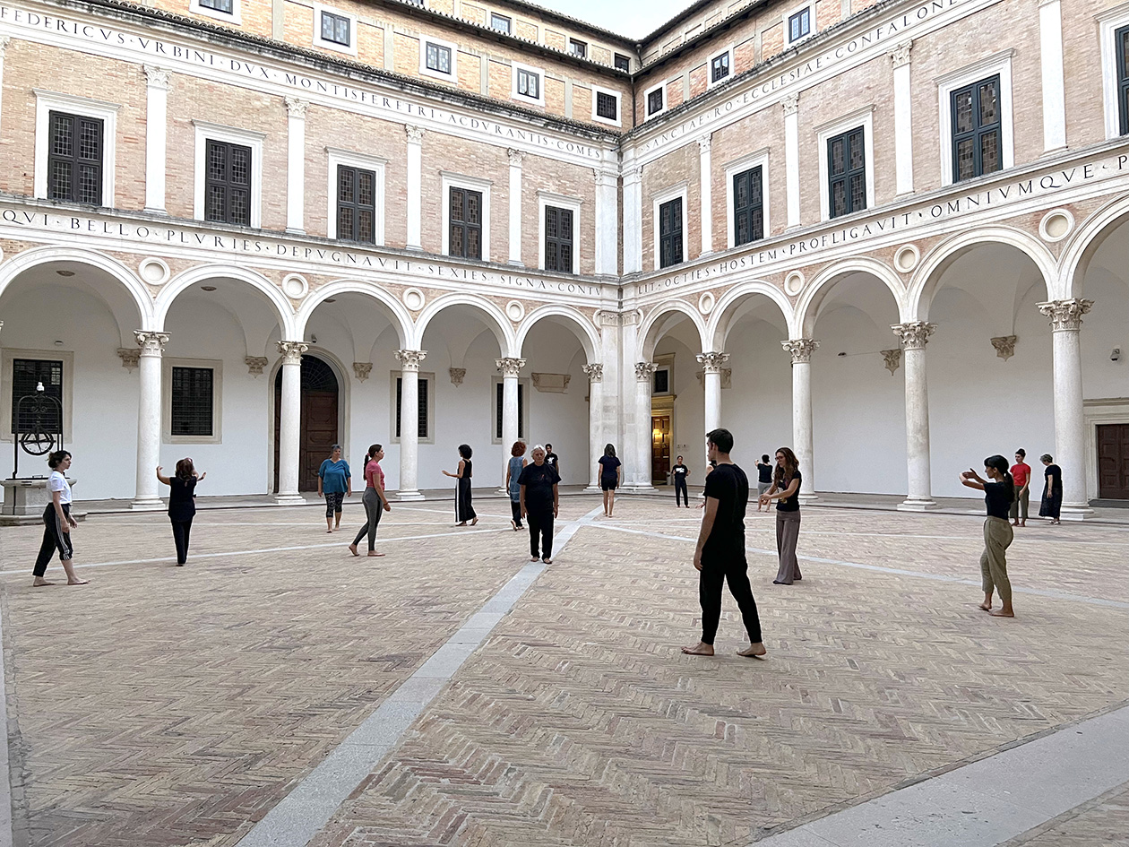 DALL’11 AL 13 LUGLIO AL PALAZZO DUCALE DI URBINO “SILENZIO ABITARE L’OPERA D’ARTE” COREOGRAFIA DI VIRGILIO SIENI